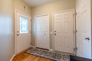 515 Holley Dr, Crown Point, IN 46307 - Photo 6