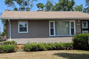 2049 Monroe Ln, Gary, IN 46407 - Photo 2