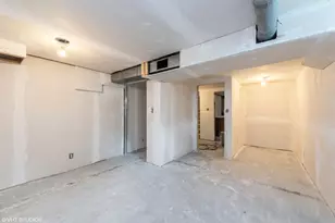 2905 E Michigan Blvd, Trail Creek, IN 46360 - Photo 16