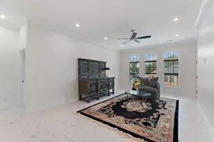 204 N Campbell St, Valparaiso, IN 46385 - Photo 12