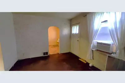 10010 Kennedy Avenue, Highland, IN 46322 - Photo 6