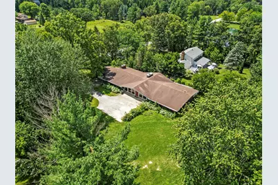 221 W 150 N, Valparaiso, IN 46385 - Photo 2