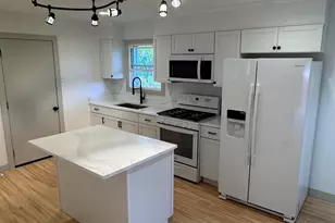 2408 Doretta St, Portage, IN 46368 - Photo 4