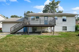 2910 Crows Nest Dr, Hobart, IN 46342 - Photo 2