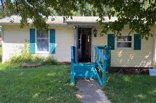 107 N Walker Ave, Morocco, IN 47963 - Photo 1