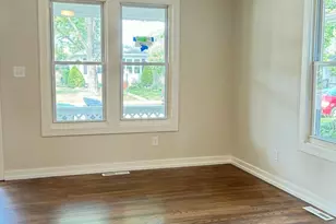 727 Water St, Hobart, IN 46342 - Photo 4