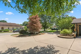 1401 Greenwood Ave, Munster, IN 46321 - Photo 4