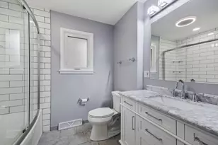 8132 Kraay Ave, Munster, IN 46321 - Photo 12