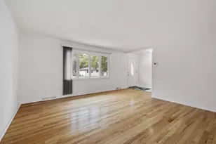 8132 Kraay Ave, Munster, IN 46321 - Photo 4