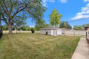 8132 Kraay Ave, Munster, IN 46321 - Photo 20