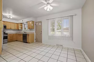 8132 Kraay Ave, Munster, IN 46321 - Photo 10