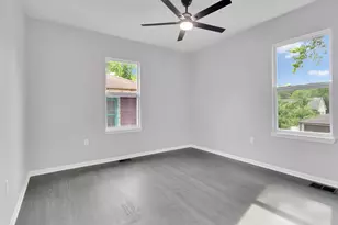 836 Fayette St, Gary, IN 46403 - Photo 10