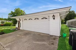 1517 Alabama St, Hobart, IN 46342 - Photo 2