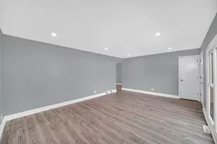 8013 Monaldi Dr, Munster, IN 46321 - Photo 2