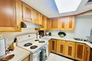 1618 Camellia Dr, Munster, IN 46321 - Photo 2