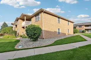 9735 Wildwood Ct, Highland, IN 46322 - Photo 18