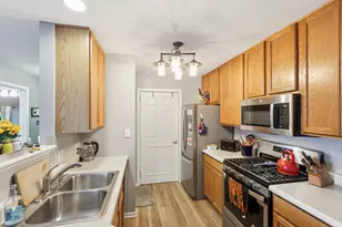 9735 Wildwood Ct, Highland, IN 46322 - Photo 8