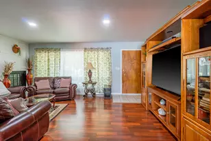 1304 Lafayette St, Valparaiso, IN 46383 - Photo 8