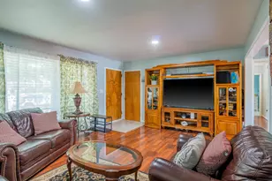 1304 Lafayette St, Valparaiso, IN 46383 - Photo 6