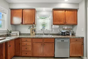 324 Beverly Pl, Munster, IN 46321 - Photo 10