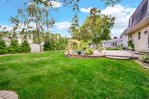 1425 Azalea Dr, Munster, IN 46321 - Photo 4