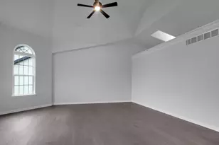 3008 W 82nd Pl, Merrillville, IN 46410 - Photo 4