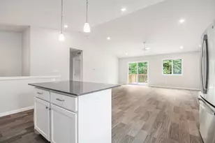 127 Mayfield Dr, Michigan City, IN 46360 - Photo 4