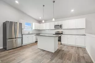 127 Mayfield Dr, Michigan City, IN 46360 - Photo 2