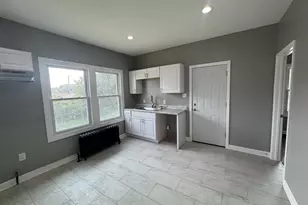 1052 Tyler St, Gary, IN 46402 - Photo 6