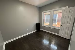 1052 Tyler St, Gary, IN 46402 - Photo 8