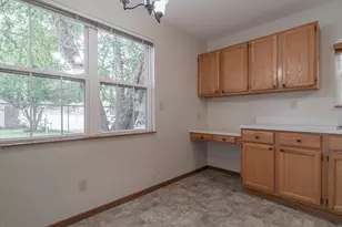 773 Forest Glen Dr, Valparaiso, IN 46385 - Photo 6