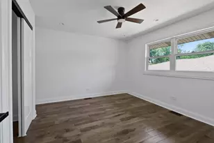 8147 Oakwood Ave, Munster, IN 46321 - Photo 16