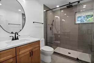 8147 Oakwood Ave, Munster, IN 46321 - Photo 18