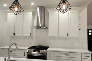 8147 Oakwood Ave, Munster, IN 46321 - Photo 12