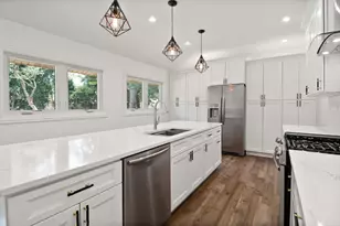 8147 Oakwood Ave, Munster, IN 46321 - Photo 8