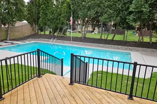 8147 Oakwood Ave, Munster, IN 46321 - Photo 40