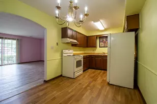 1640 Camellia Dr, Munster, IN 46321 - Photo 4