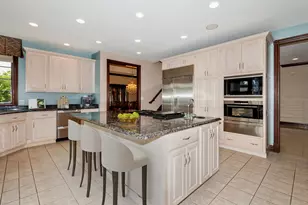 1913 Briarwood Cir, Munster, IN 46321 - Photo 12