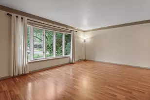 1322 Fisher St, Munster, IN 46321 - Photo 6