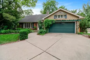 1322 Fisher St, Munster, IN 46321 - Photo 2