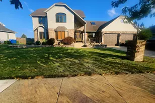 1407 Tyler Ct, Crown Point, IN 46307 - Photo 2