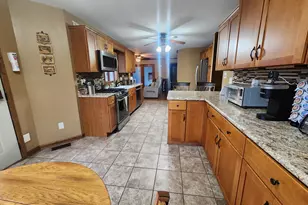 1407 Tyler Ct, Crown Point, IN 46307 - Photo 6