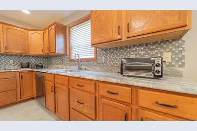 1806 Forsythia Street SE, Demotte, IN 46310 - Photo 10