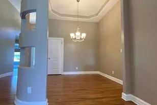 9219 Norris Dr, Hobart, IN 46342 - Photo 4