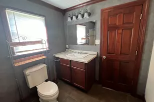 652 S State St, Hobart, IN 46342 - Photo 8