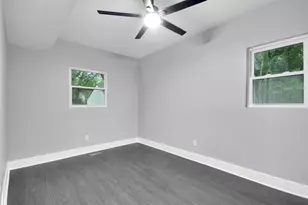 859 Fayette St, Gary, IN 46403 - Photo 8