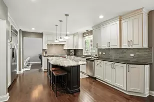 1621 Sea Breeze Ct, Munster, IN 46321 - Photo 12