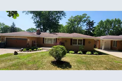 8 Deep River Drive, Hobart, IN 46342 - Photo 2