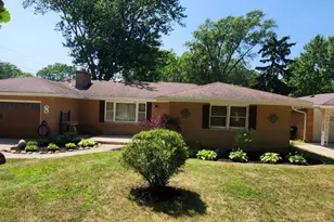 8 Deep River Dr, Hobart, IN 46342 - Photo 2