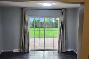 8 Deep River Dr, Hobart, IN 46342 - Photo 4